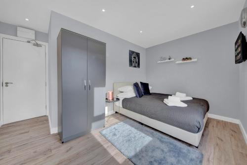 Lovely 1-Bed Studio in West Drayton