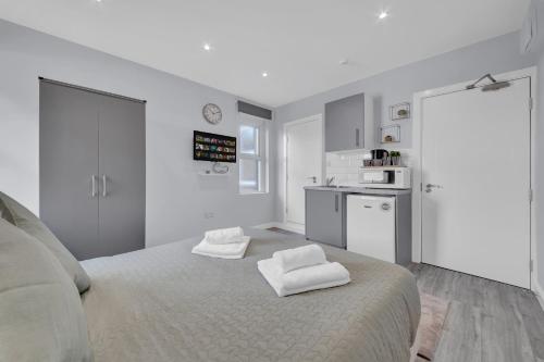 Captivating 1-Bed Studio in West Drayton – Photos 2