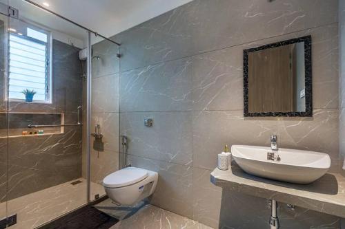 Bathroom sa Spanish County Villa 9 By Stayscape Villas