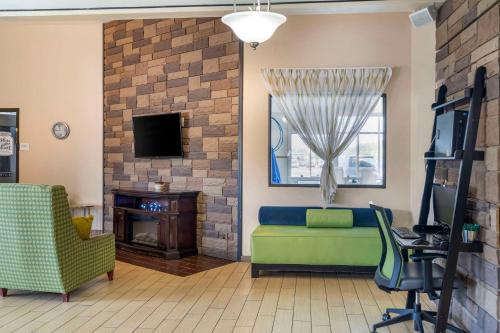 Μια τηλεόραση ή/και κέντρο ψυχαγωγίας στο Quality Inn & Suites