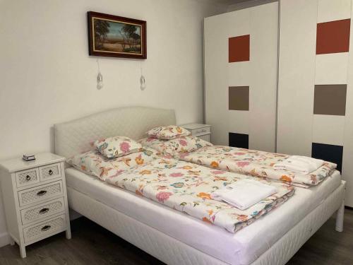 Postel nebo postele na pokoji v ubytování Holiday Home Balatonbereny 2