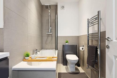 Vonios kambarys apgyvendinimo įstaigoje Luxury Urban Living - 1 BDR