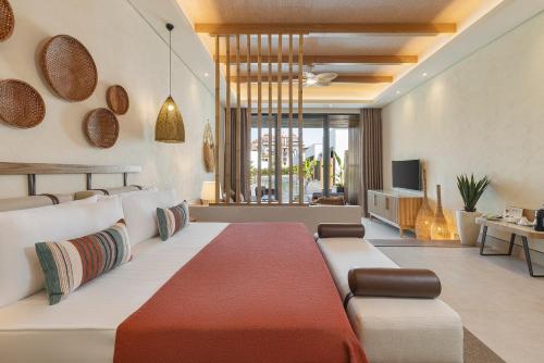 Postel nebo postele na pokoji v ubytování Sirene Belek Hotel