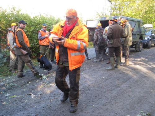 a man walking down a dirt road with a group of people at Yxkullsund Säteri B&B - Manor & Estate since 1662 in Lagan