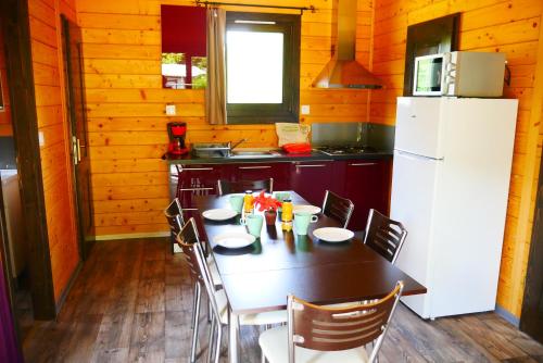 Η κουζίνα ή μικρή κουζίνα στο Camping Alsace Les Castors
