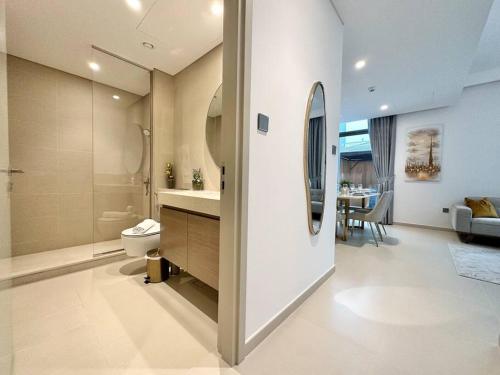 Koupelna v ubytování * Dweller * Dubai Family Tranquil Villa Sleeps 8