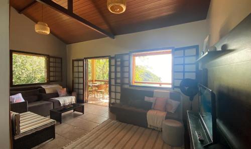 Гостиная зона в CASA PARAISO full house rent with amazing sea view, Ilha Grande