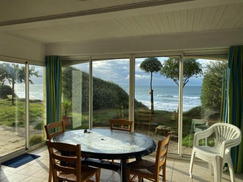 Photo de la galerie de l'établissement Maison en bord de mer avec jardin, 2 chambres, jusqu'à 4 personnes à Jard-sur-Mer - FR-1-336-22, à Jard-sur-Mer