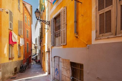 #49 Staywizus - Perfect location Saleya old town 2mins to Sea AC