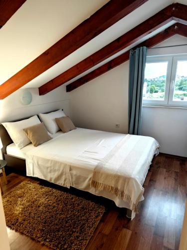 Apartment Arta