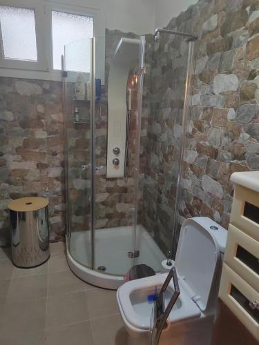 Bilik mandi di Villa Stella