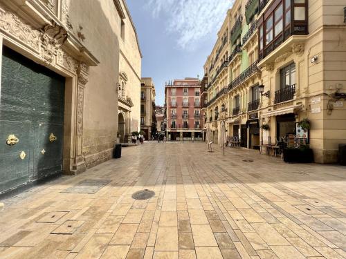 Cozy San Cristobal Apartment in Heart of Alicante