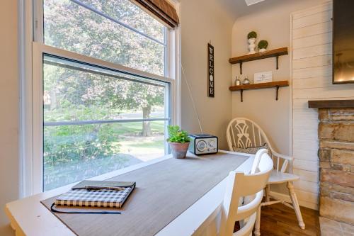 Gambar di galeri bagi Pet-Friendly Michigan Escape with Patio and Gas Grill! di Owosso