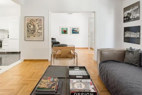 Bright and roomy apartment, in the heart of Athens