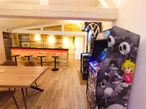 Sublime appartement hyper centre Hirsonにあるゲームルーム