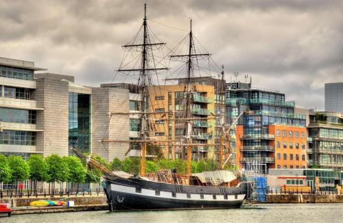Hilton Garden Inn Dublin City Centre Image