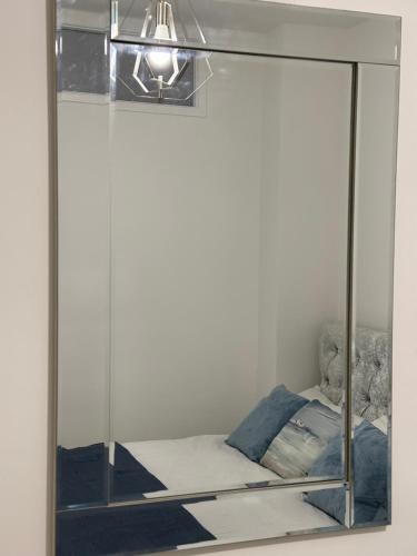 Ένα ή περισσότερα κρεβάτια σε δωμάτιο στο 2 bedroom flat close to Manchester City, Manchester City stadium and Coop Arena
