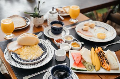 Makanan di atau berdekatan hotel
