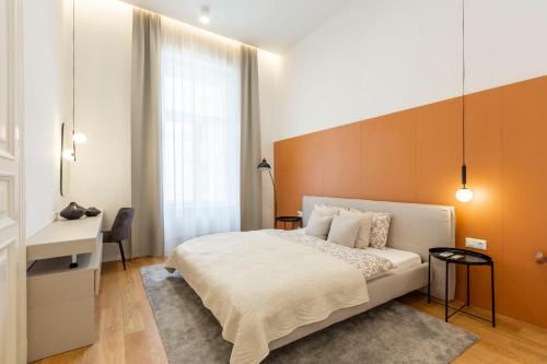 Luxurious Minimalist Residence with Sauna by Prestige Homes 1061 Budapest, 8 Jókai tér kép - 3