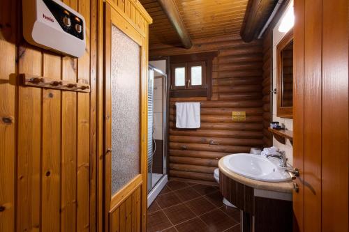 Koupelna v ubytování Natura Chalets