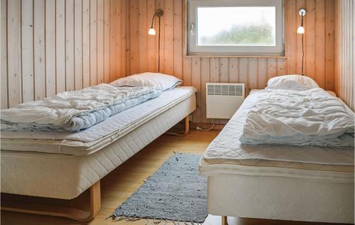 Postel nebo postele na pokoji v ubytování Gorgeous Home In Harbore With Wifi