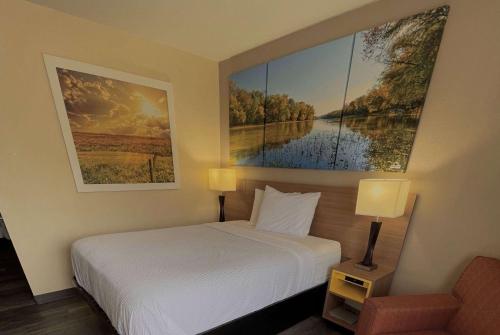 Gallery image of Days Inn & Suites by Wyndham Kaukauna WI in Kaukauna