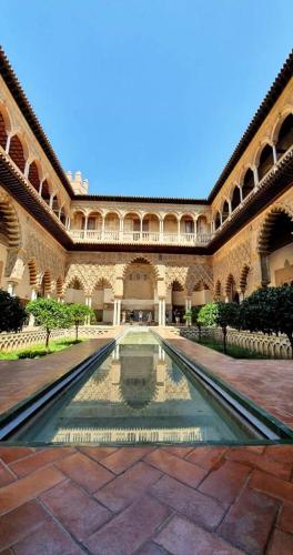 Budget and cute rooms with balcony Sevilla center