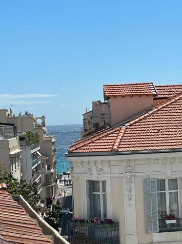 Le Croisette center photo 7