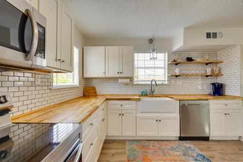 Walk to Beach: 3BR w/ Fire Pit & Plenty of Parking photo 5