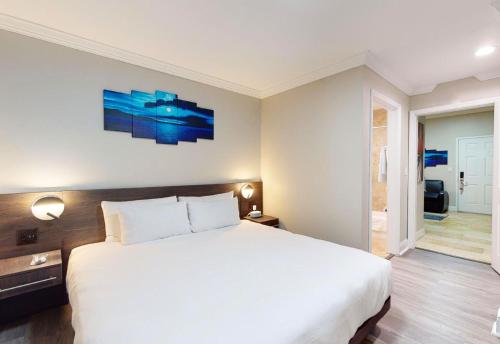 Nuvo Suites Hotel - Miami Doral Image