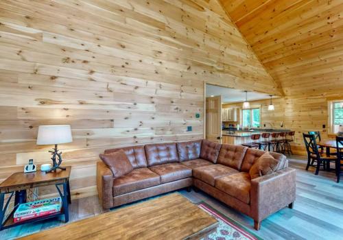 Posezení v ubytování Kingslanding Cabin