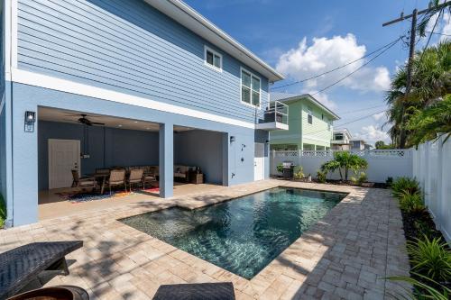 Πισίνα στο ή κοντά στο 134 Pearl St home