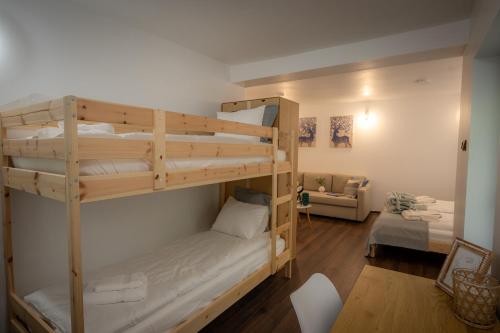Postel nebo postele na pokoji v ubytování Forest Spa House