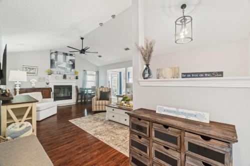 Gallery image of PCB Beach House minutes from fun! in Panama City Beach