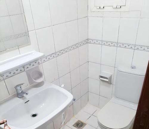 Koupelna v ubytování Corniche AD - Extremely Unique Room