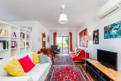 110m2 flat, large terrace with a view and a garden