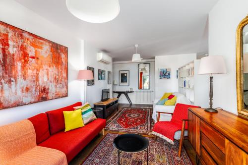 110m2 flat, large terrace with a view and a garden
