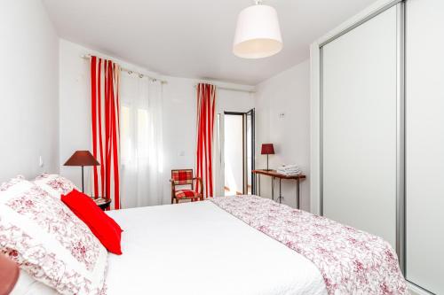 110m2 flat, large terrace with a view and a garden