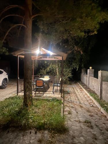 Taman di luar Коттедж на берегу оз. Севан