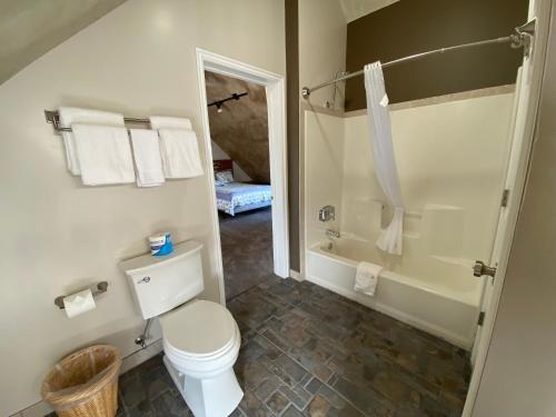 Koupelna v ubytování SkyRidge Inn