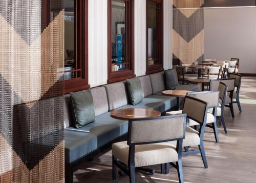 Posezení v ubytování Hampton Inn & Suites Boise-Downtown
