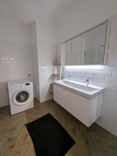 Big CityApartment 19