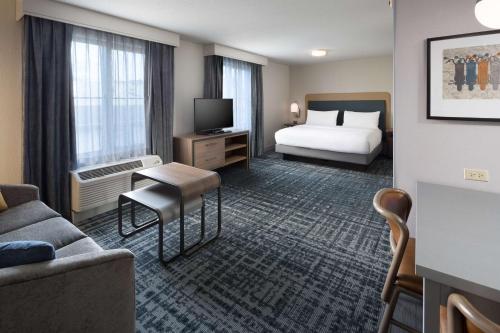 Postel nebo postele na pokoji v ubytování Homewood Suites by Hilton Newburgh-Stewart Airport