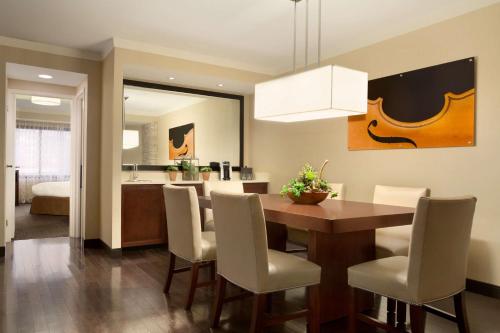 Embassy Suites by Hilton Austin Downtown South Congress Image