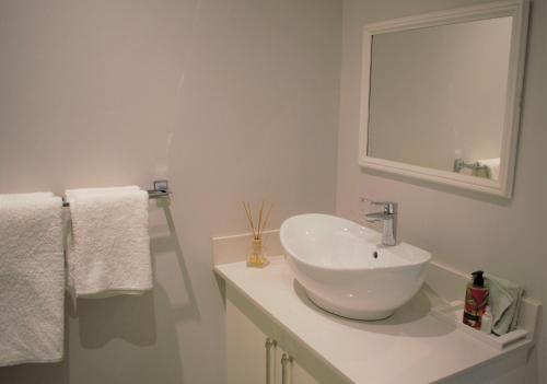 Ένα μπάνιο στο Spacious, Modern & Convenient