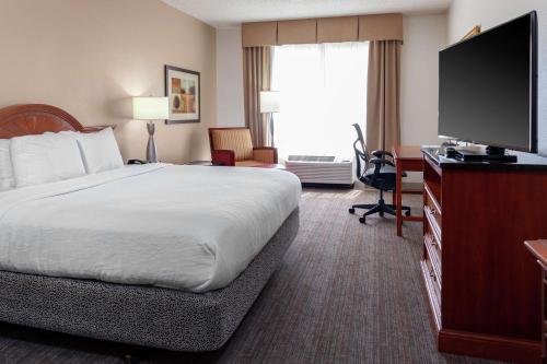 Hilton Garden Inn Charlotte North Image