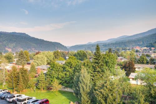 an aerial view of a town with cars parked in a parking lot at Pet-Friendly Silver Mountain Studio Mountain View in Kellogg