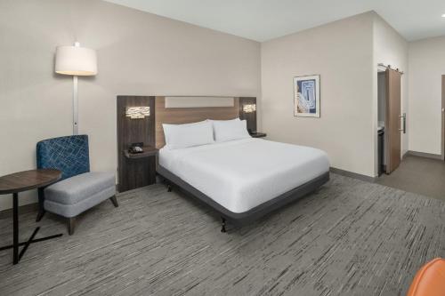 Ένα ή περισσότερα κρεβάτια σε δωμάτιο στο Holiday Inn Express - Hattiesburg West - Univ Area