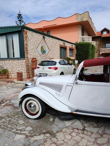 Fotografie z fotogalerie ubytování Hotel La Playa Blanca v destinaci Santo Stefano di Camastra