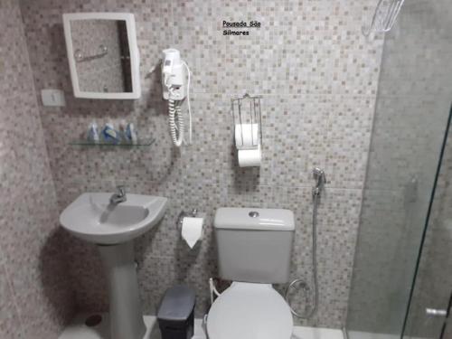 Bilik mandi di Pousada São Silmares